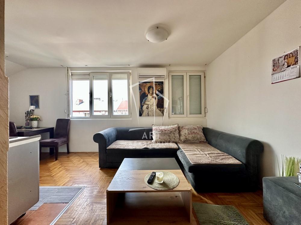 Stan na prodaju u Beogradu, Karaburma, dvoiposoban, 51m2, cena 149000 evra