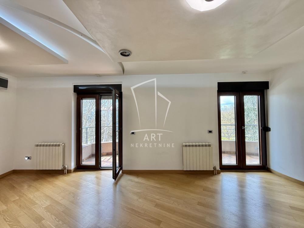 Stan na prodaju u Beogradu, Vračar (Hram), trosoban, 102m2, cena 425000 evra