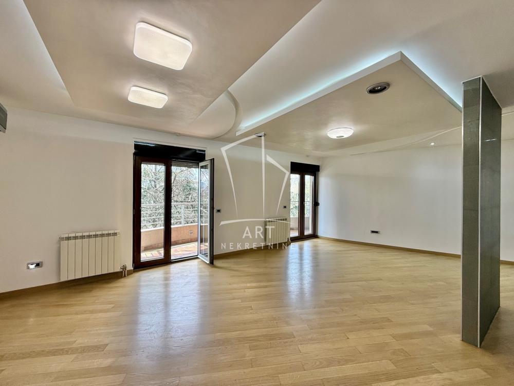 Stan na prodaju u Beogradu, Vračar (Hram), trosoban, 102m2, cena 425000 evra