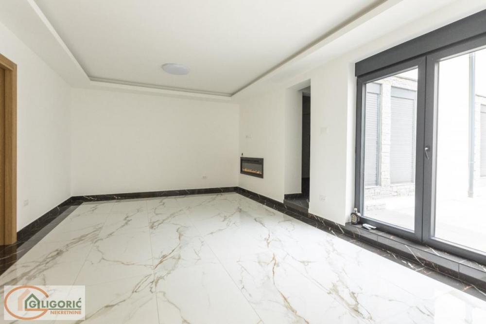 Stan na prodaju u Beogradu, Gardoš, trosoban, 86m2, cena 330000 evra