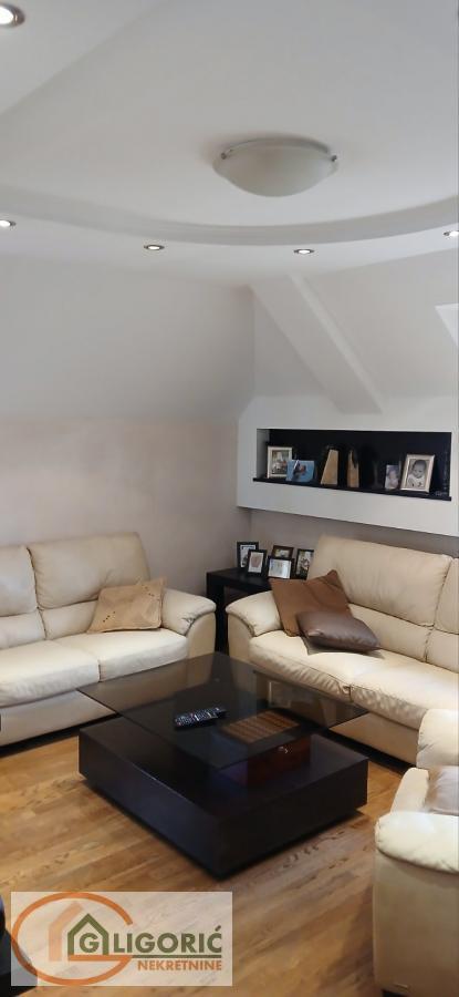 Stan na prodaju u Beogradu, Čukarica, trosoban, 100m2, cena 235000 evra