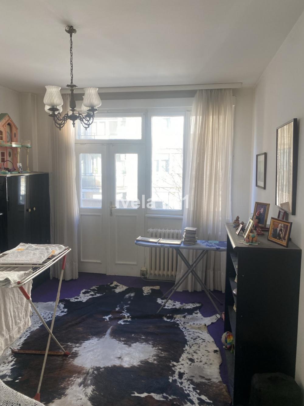 Stan na prodaju u Beogradu, Vračar, trosoban, 82m2, cena 250000 evra