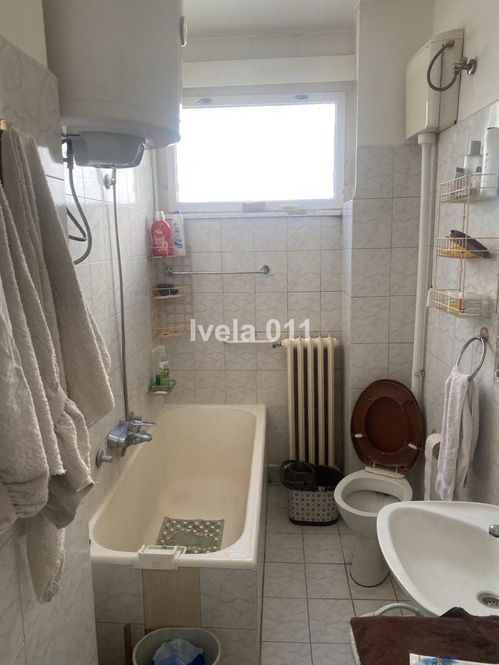 Stan na prodaju u Beogradu, Vračar, trosoban, 82m2, cena 250000 evra