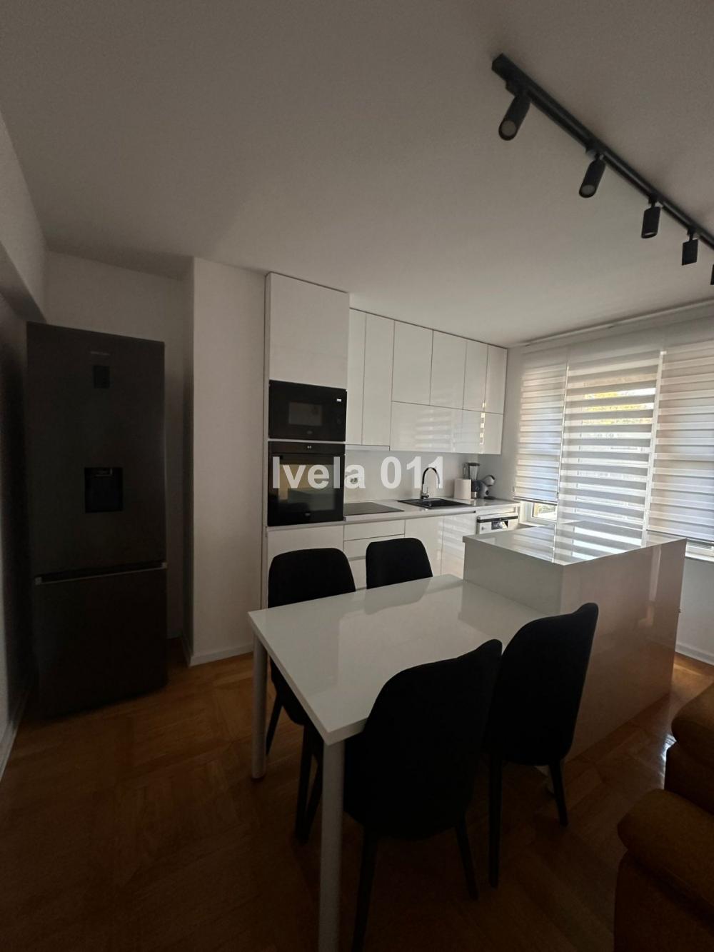 Stan na prodaju u Beogradu, Palilula, dvoiposoban, 93m2, cena 400000 evra