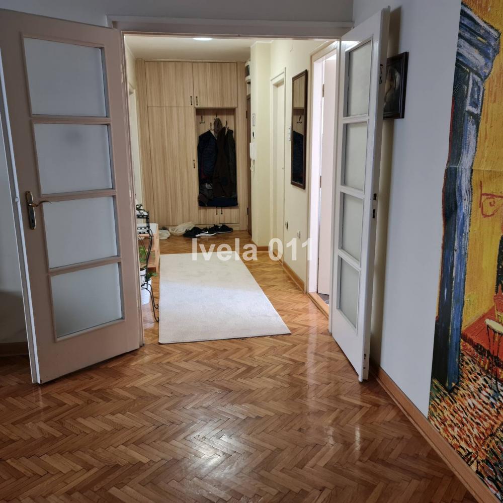 Stan na prodaju u Beogradu, Vračar, dvosoban, 70m2, cena 299000 evra