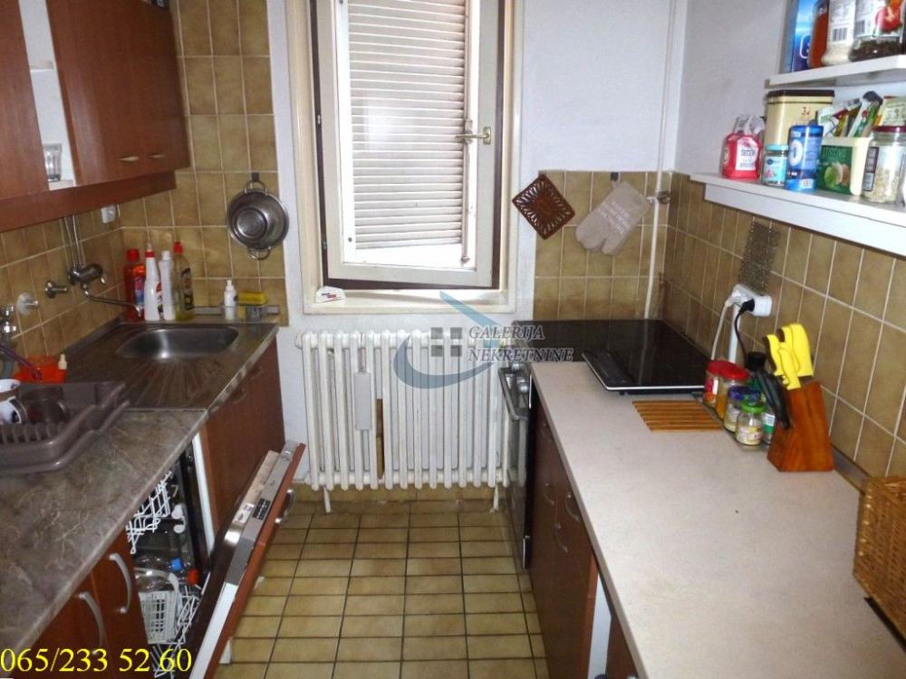 Stan na prodaju u Beogradu, Novi Beograd, dvosoban, 65m2, cena 180000 evra