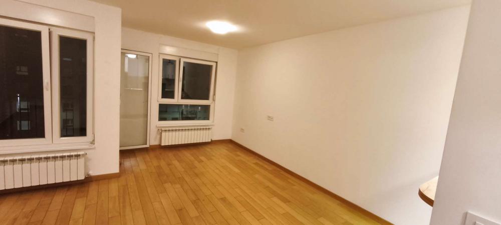 Stan na prodaju u Beogradu, Zemun, jednosoban, 37m2, cena 155000 evra