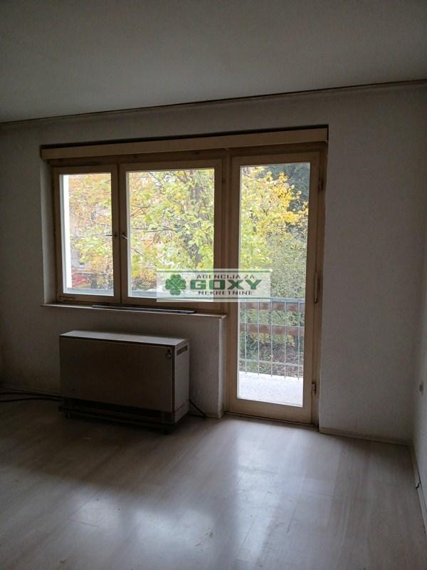 Stan na prodaju u Beogradu, Cerak, trosoban, 76m2, cena 150000 evra