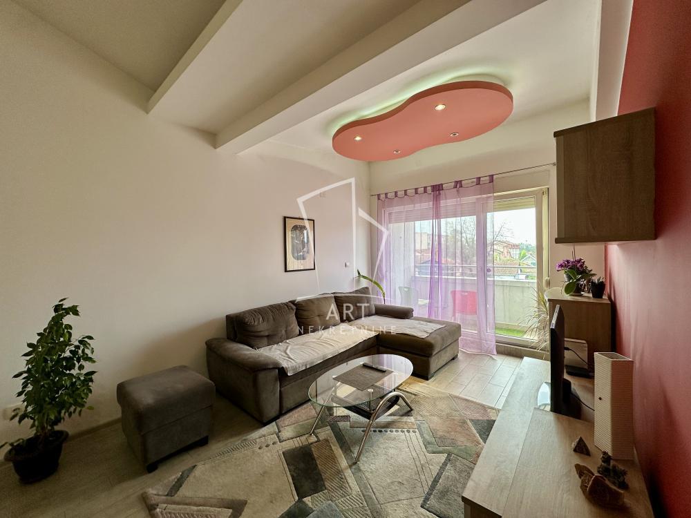 Stan na prodaju u Beogradu, Zemun, cetvorosoban, 59m2, cena 215000 evra