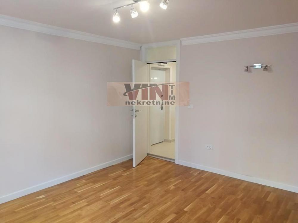 Stan na prodaju u Beogradu, Vukov spomenik, dvosoban, 37m2, cena 125000 evra