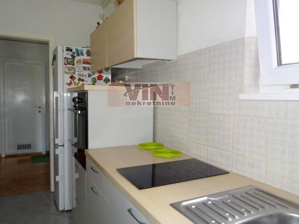 Stan na prodaju u Beogradu, Novi Beograd blok 72, dvoiposoban, 57m2, cena 170000 evra