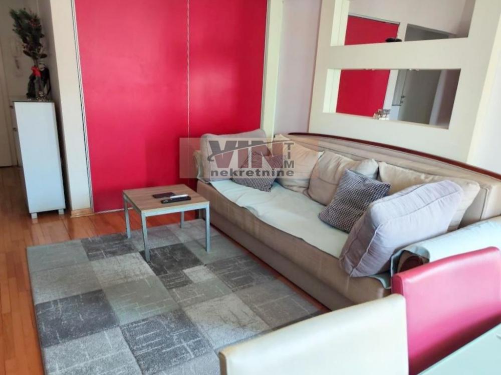 Stan na prodaju u Beogradu, Novi Beograd blok 72, dvoiposoban, 57m2, cena 170000 evra