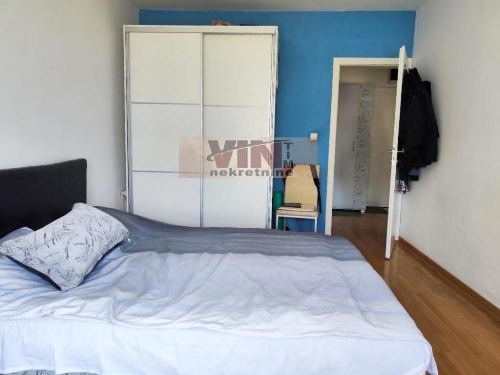 Stan na prodaju u Beogradu, Novi Beograd blok 72, dvoiposoban, 57m2, cena 170000 evra
