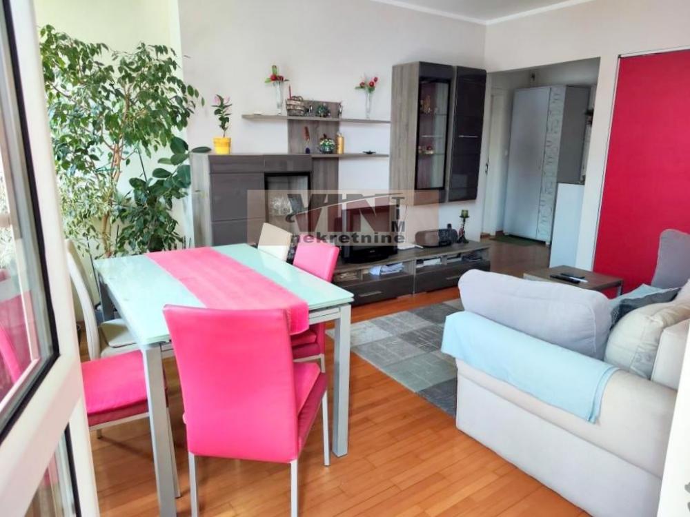Stan na prodaju u Beogradu, Novi Beograd blok 72, dvoiposoban, 57m2, cena 170000 evra