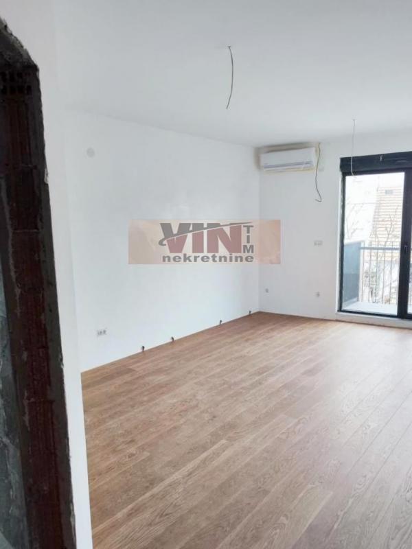 Stan na prodaju u Beogradu, Cvetkova pijaca, trosoban, 61m2, cena 165000 evra