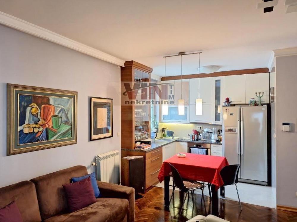 Stan na prodaju u Beogradu, Bulevar oslobođenja Beograd, trosoban, 68m2, cena 230000 evra