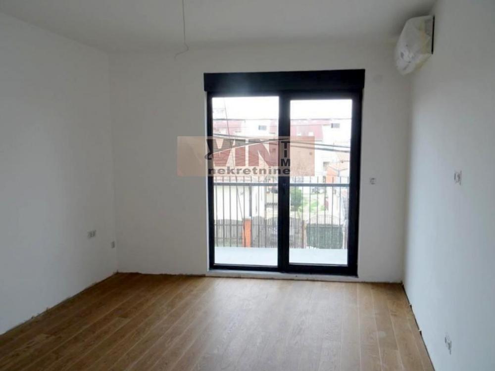 Stan na prodaju u Beogradu, Cvetkova pijaca, trosoban, 71m2, cena 193000 evra