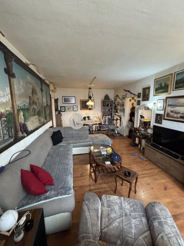 Stan na prodaju u Beogradu, Braće Jerković, troiposoban, 77m2, cena 180000 evra