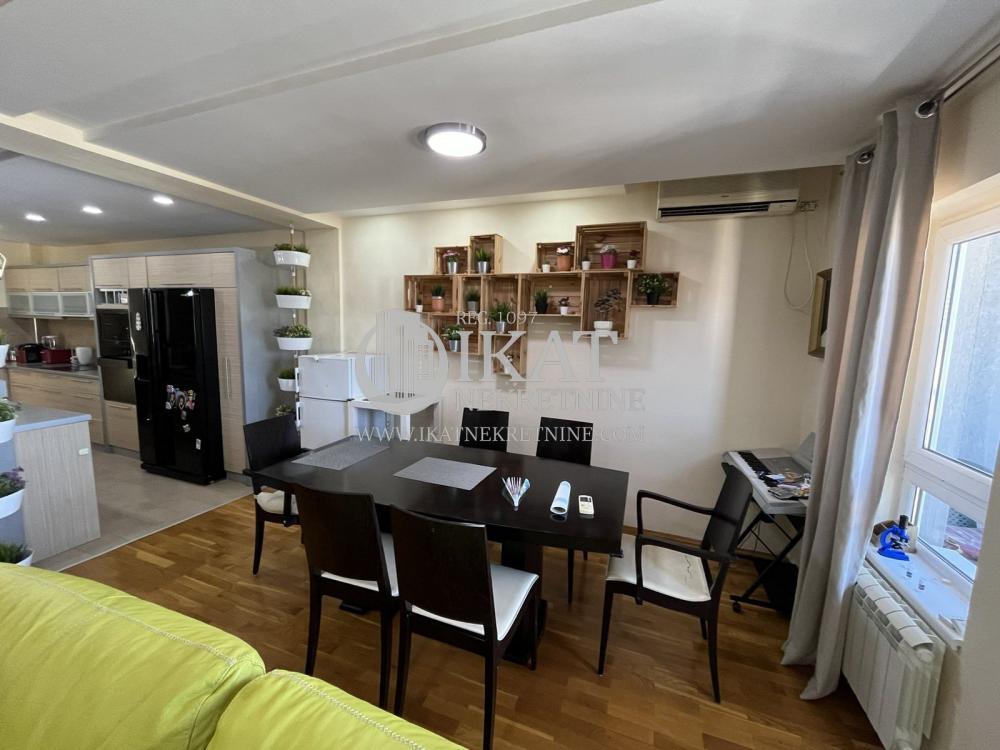 Stan na prodaju u Beogradu, Zvezdara, cetvorosoban, 157m2, cena 510000 evra