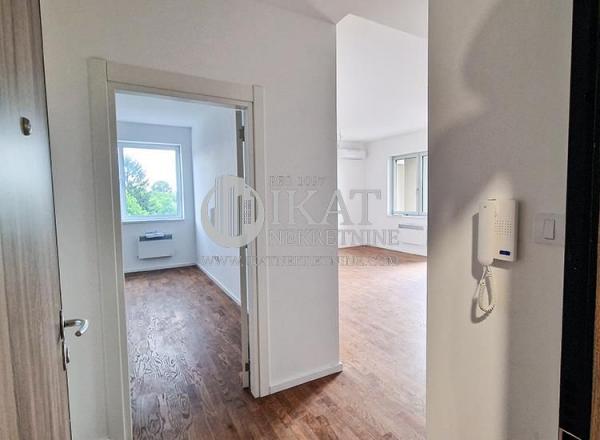 Stan na prodaju u Beogradu, Zvezdara, cetvorosoban, 68m2, cena 156400 evra