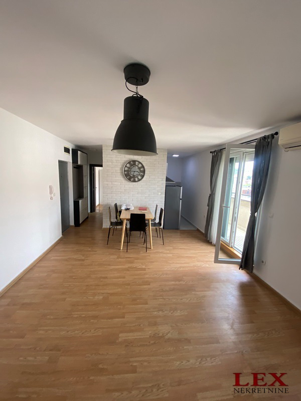 Stan na prodaju u Beogradu, Karaburma, dvosoban, 55m2, cena 95000 evra