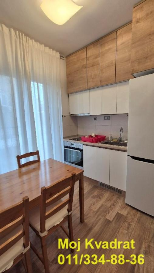 Stan na prodaju u Beogradu, Južni bulevar, trosoban, 70m2, cena 225000 evra