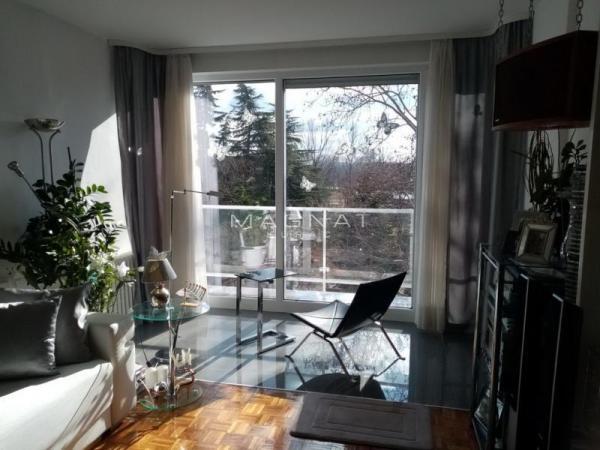 Stan na prodaju u Beogradu, Novi Beograd blok 70 (Kineski TC), dvosoban, 70m2, cena 250000 evra