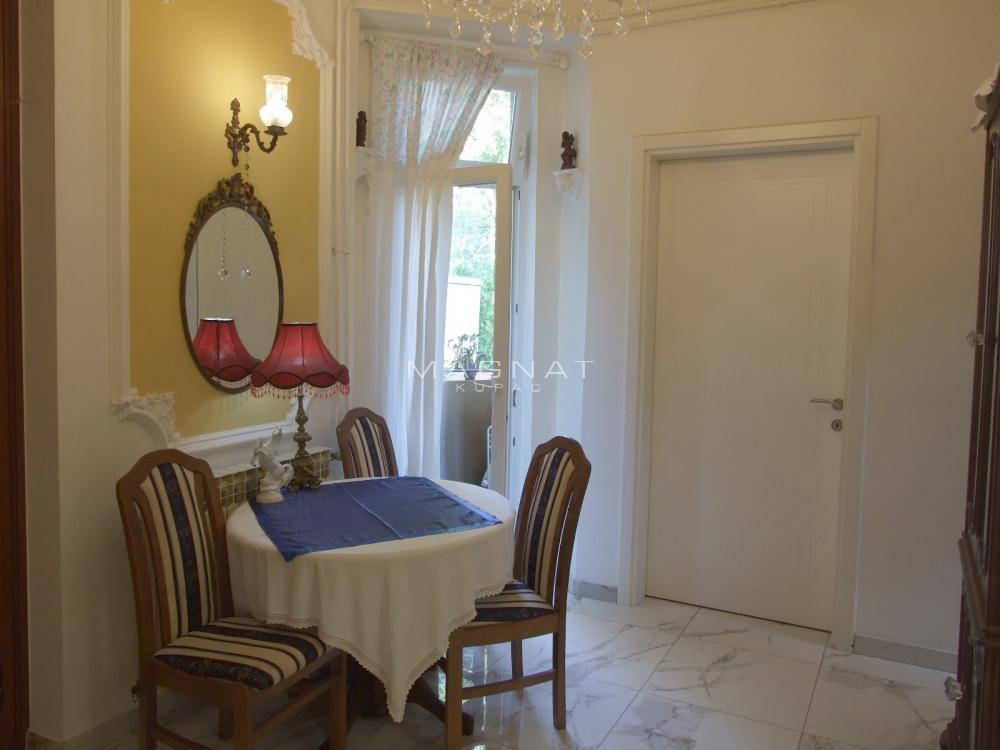 Stan na prodaju u Beogradu, Vračar, trosoban, 74m2, cena 318900 evra