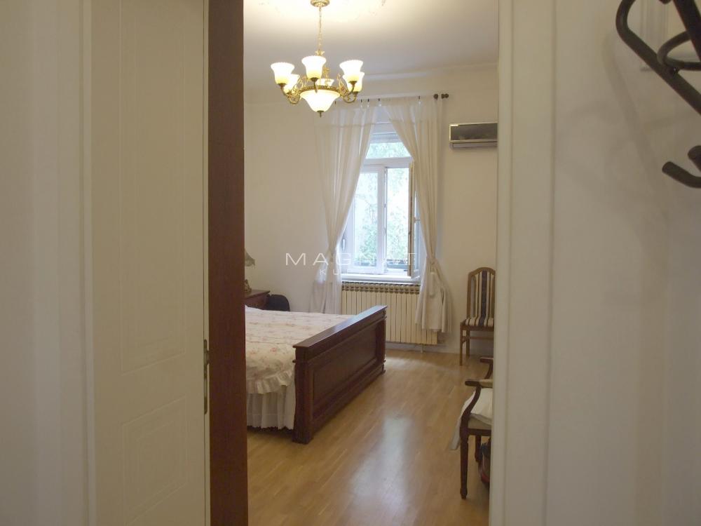 Stan na prodaju u Beogradu, Vračar, trosoban, 74m2, cena 318900 evra