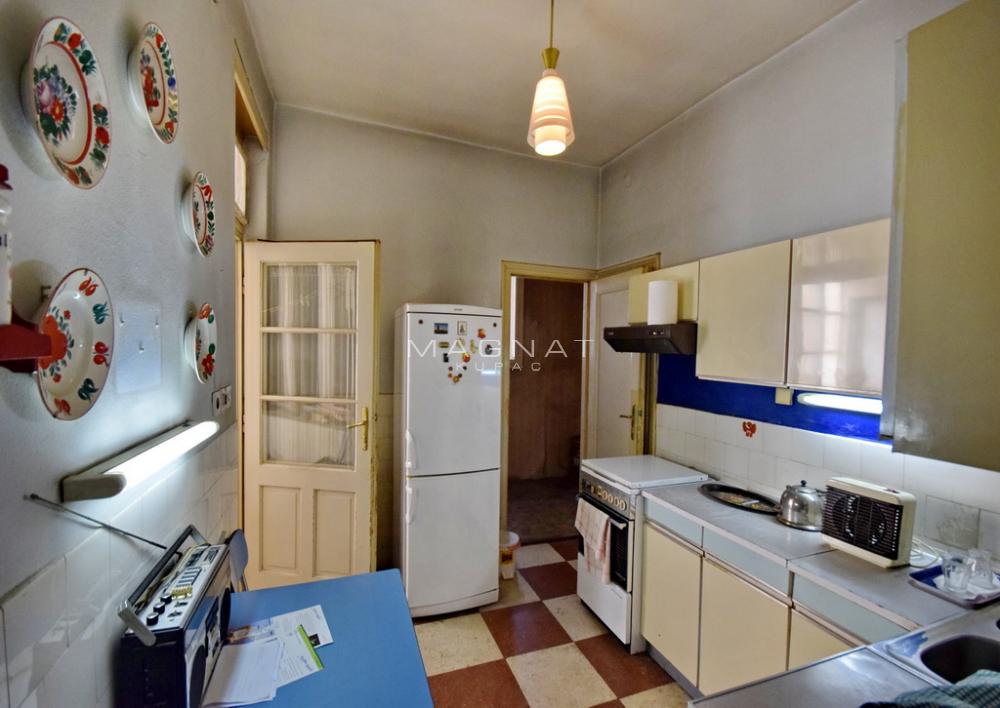 Stan na prodaju u Beogradu, Vračar, troiposoban, 94m2, cena 323000 evra