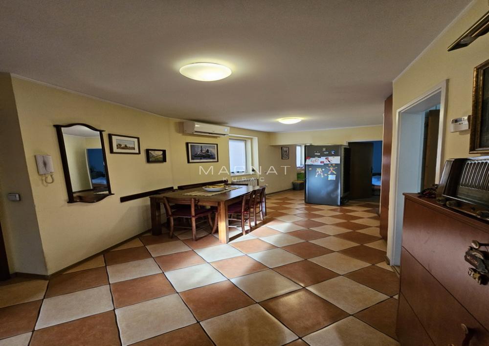 Stan na prodaju u Beogradu, Stari grad, trosoban, 81m2, cena 235000 evra