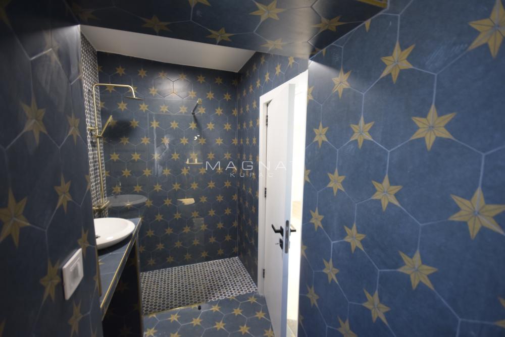 Stan na prodaju u Beogradu, Vračar, dvoiposoban, 50m2, cena 196000 evra
