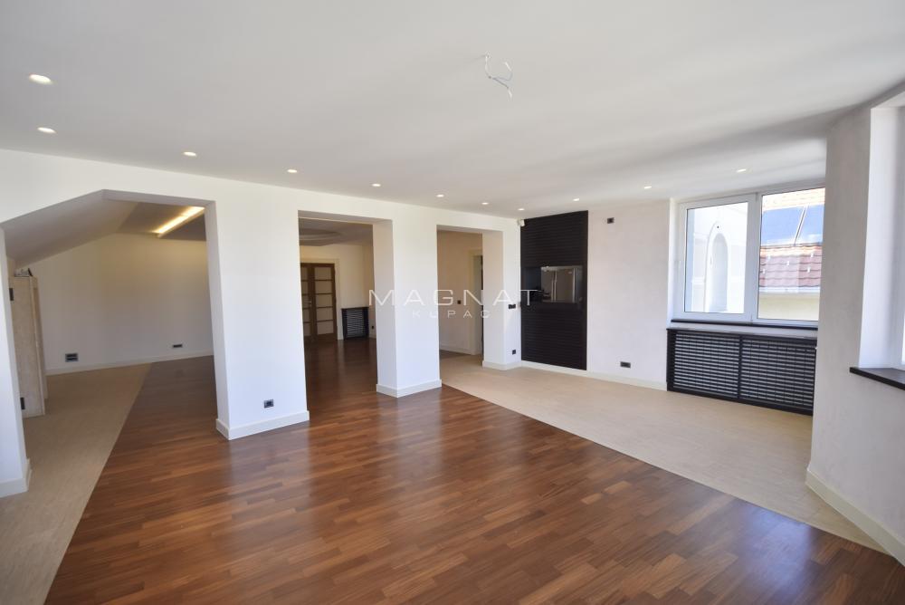 Stan na prodaju u Beogradu, Banovo brdo, cetvorosoban, 148m2, cena 460000 evra