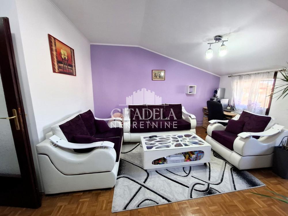 Stan na prodaju u Beogradu, Novi Beograd blok 62, jednoiposoban, 41m2, cena 148000 evra
