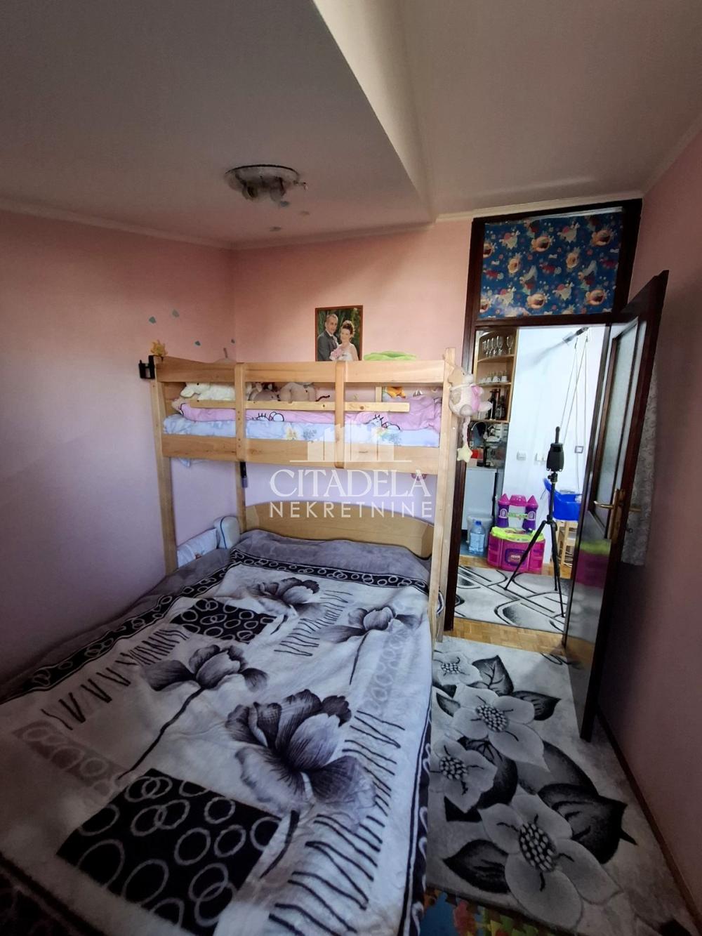 Stan na prodaju u Beogradu, Novi Beograd blok 62, jednoiposoban, 41m2, cena 148000 evra