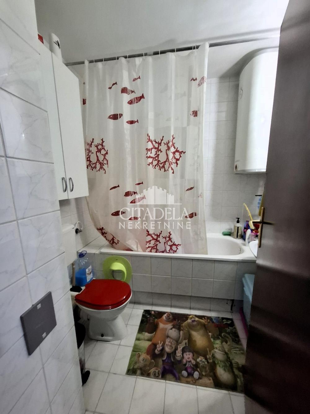 Stan na prodaju u Beogradu, Novi Beograd blok 62, jednoiposoban, 41m2, cena 148000 evra
