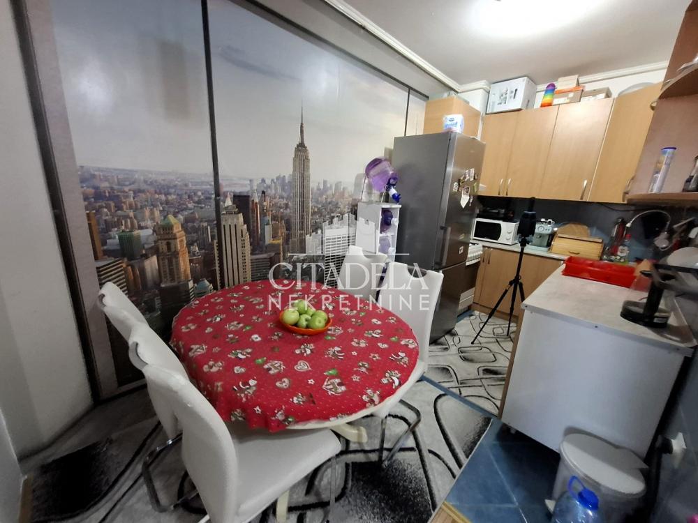Stan na prodaju u Beogradu, Novi Beograd blok 62, jednoiposoban, 41m2, cena 148000 evra