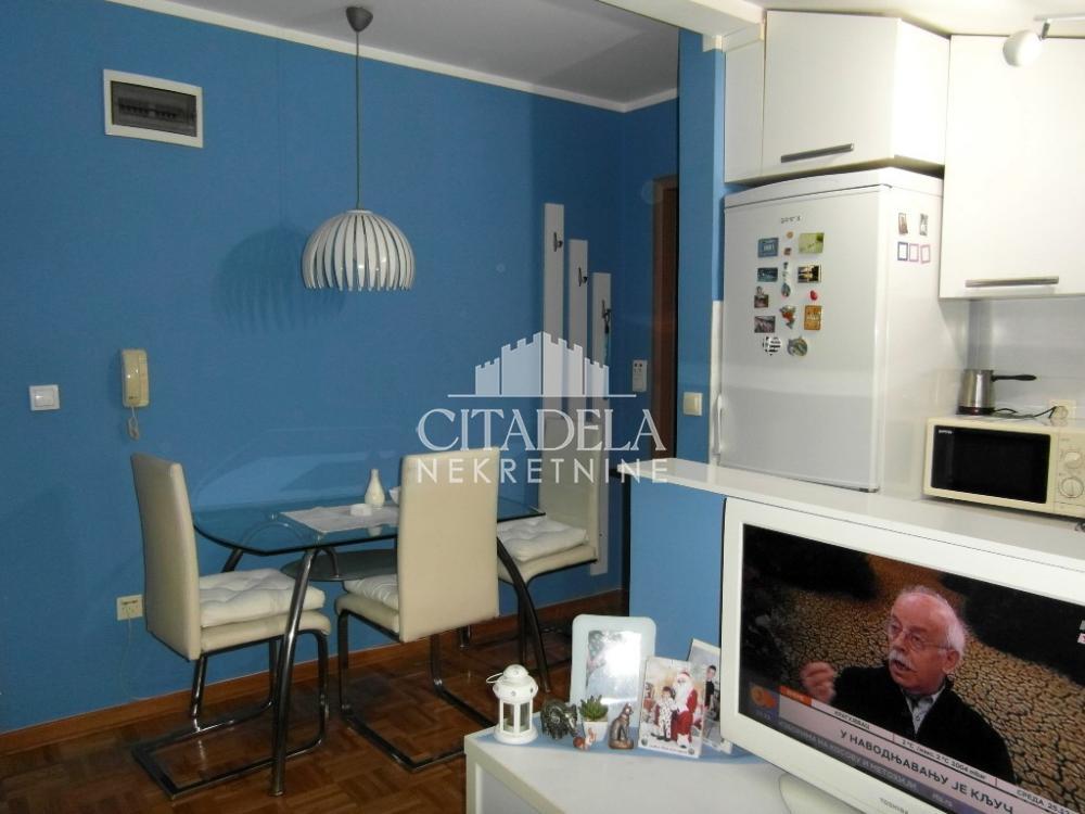 Stan na prodaju u Beogradu, Rakovica, jednoiposoban, 29m2, cena 67000 evra