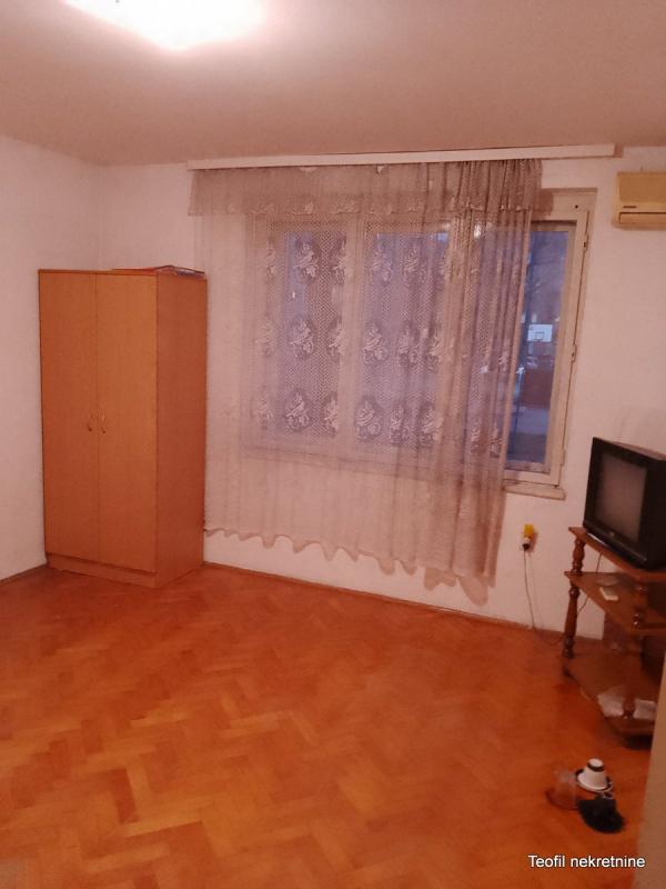 Stan na prodaju u Beogradu, Prvomajska, dvosoban, 58m2, cena 125000 evra