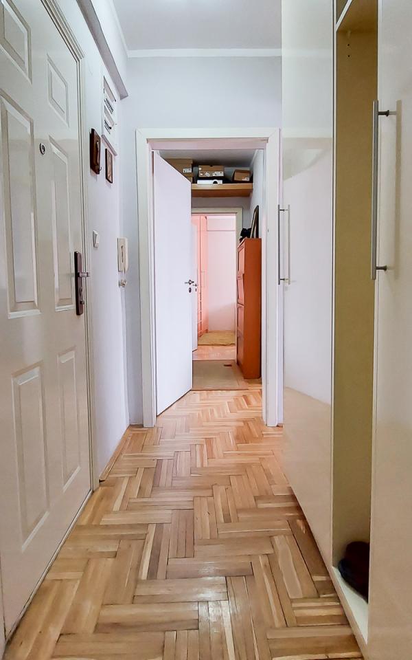 Stan na prodaju u Beogradu, Bulbulder, dvoiposoban, 60m2, cena 168000 evra
