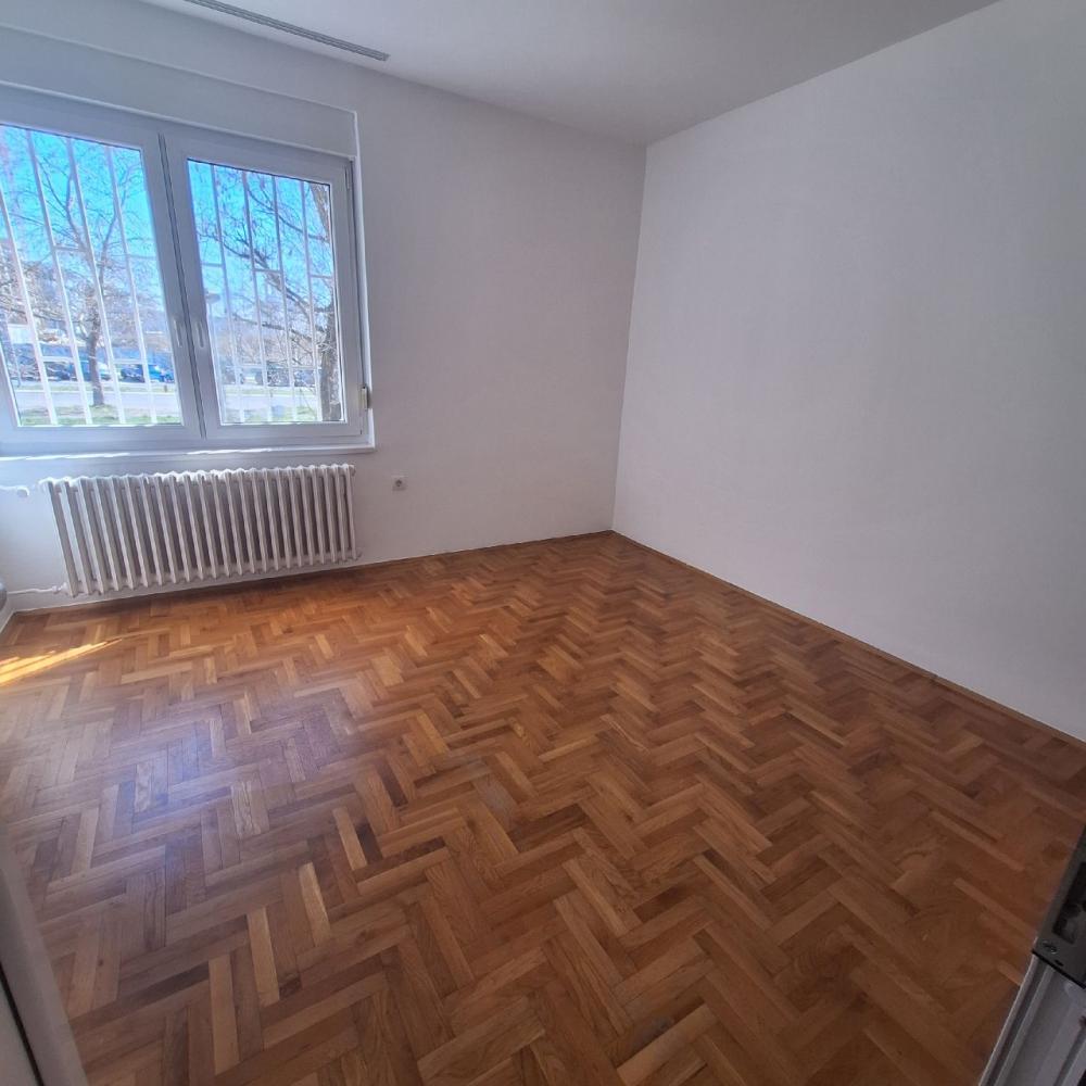 Stan na prodaju u Beogradu, Novi Beograd blok 30 (B92), dvoiposoban, 74m2, cena 237000 evra