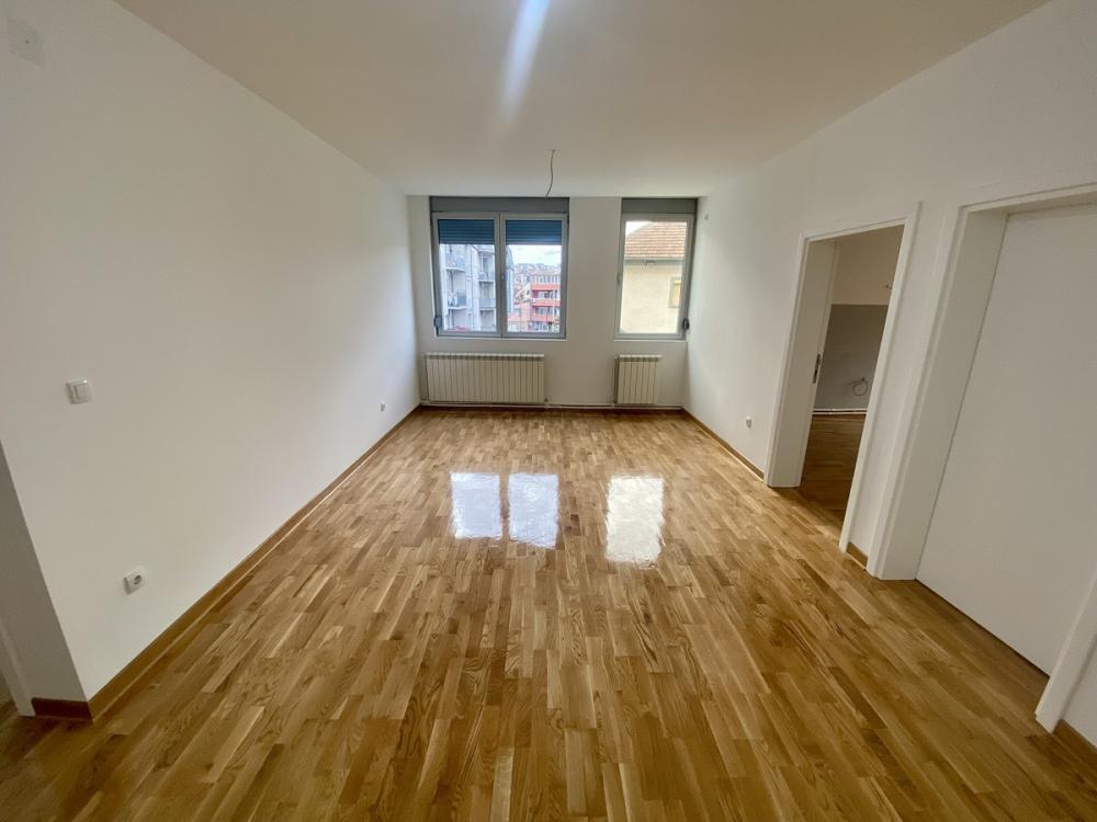 Stan na prodaju u Beogradu, Mirijevo, trosoban, 82m2, cena 171600 evra