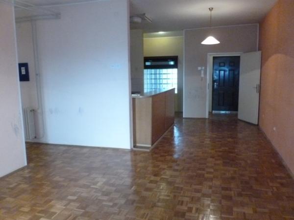 Stan na prodaju u Beogradu, Cvetkova pijaca, trosoban, 92m2, cena 163000 evra