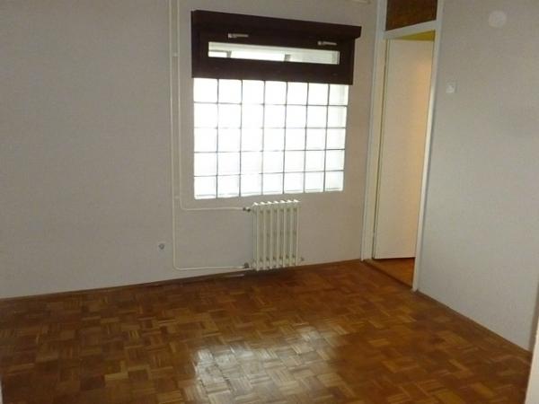 Stan na prodaju u Beogradu, Cvetkova pijaca, trosoban, 92m2, cena 163000 evra