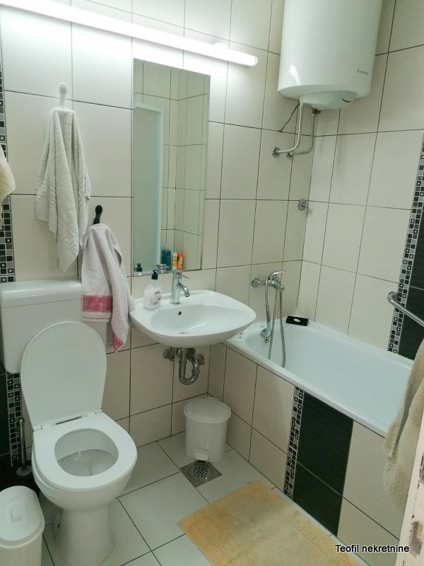 Stan na prodaju u Beogradu, Novi Beograd blok 61, trosoban, 84m2, cena 210000 evra