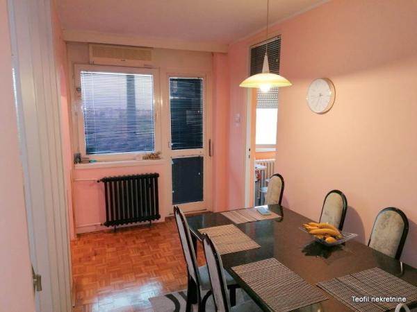 Stan na prodaju u Beogradu, Novi Beograd blok 61, trosoban, 84m2, cena 210000 evra