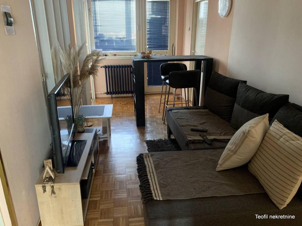 Stan na prodaju u Beogradu, Novi Beograd blok 61, trosoban, 84m2, cena 210000 evra