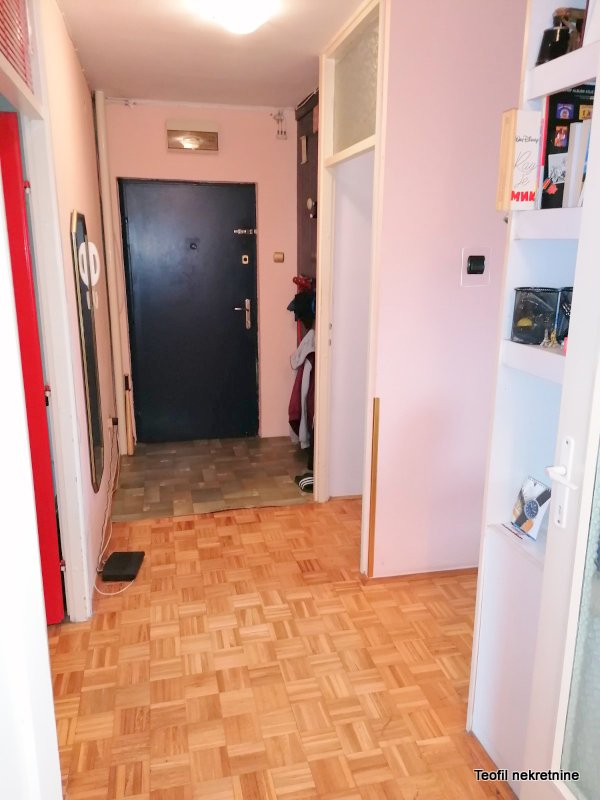 Stan na prodaju u Beogradu, Novi Beograd blok 61, trosoban, 84m2, cena 210000 evra