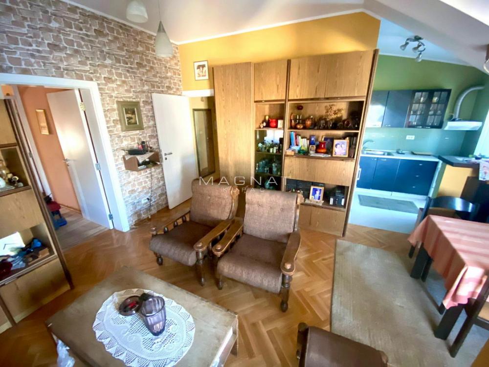 Stan na prodaju u Beogradu, Dedinje, dvosoban, 51m2, cena 183600 evra