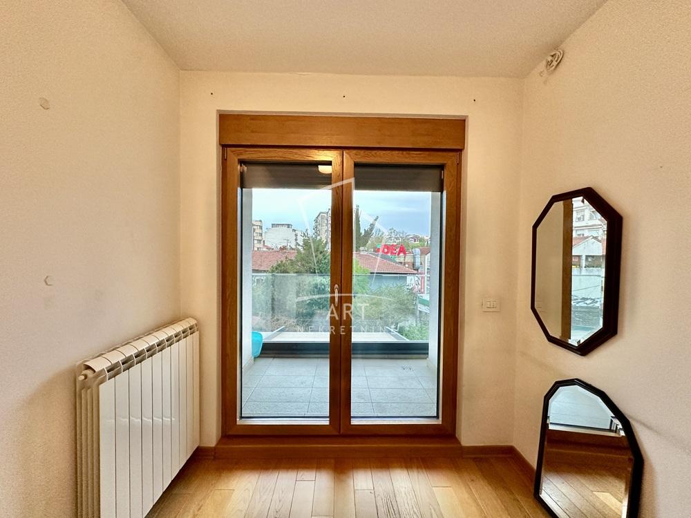 Stan na prodaju u Beogradu, Vračar, dvosoban, 42m2, cena 193000 evra